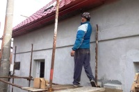 Rom při stavbě nového domu ve Svatém Antonu na Slovensku (Foto: Vojtěch Berger, Český rozhlas)