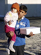 Humanitární pomoc pro Romy z Kosova (Foto: ČTK)