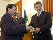 Ministr školství Martin Fronc a Gejza Adam -vlevo (Foto: ČTK)