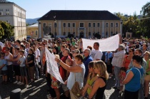 Ve Varnsdorfu se konala 2. října demonstrace proti nárůstu kriminality ve Šluknovském výběžku (Foto: ČTK)
