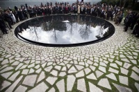 Památník v Berlíně připomíná statisíce obětí romského holocaustu (Foto: ČTK)