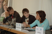 Faouzia Hariche (vpravo) na Fóru 2000 (Foto: Jana Šustová)