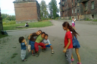 Děti v ostravském ghettu Přednádraží (Foto: Andrea Čánová)