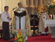 Pater Miloš Raban (uprostřed) na pouti ke sv. Sáře