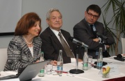 George Soros - uprostřed (Foto: Jana Šustová)