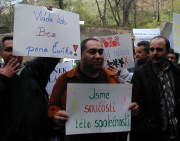 Demonstrace Rom; proti Jiřímu Čunkovi (Foto: Jana Šustová)