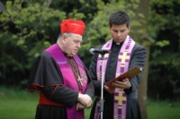 Kardinál Dominik Duka a romský kněz Vojtěch Vágai (Foto: Jana Šustová)