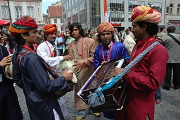Defilé romských hudebníků při festivalu Khamoro (Foto: Jana Šustová)