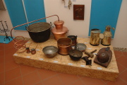 Kotlářské výrobky ze sbírek Muzea romské kultury v Brně (Foto: Jana Šustová)