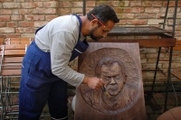 Ivan Berky-Dušík vytvořil portrét zesnulého sochaře Ondreje Gadžora (Foto: Jana Šustová)