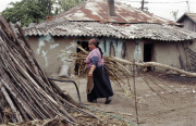 Žena romského kováře v rumunské vesnici Stefanesti (Foto: Michaela Janoch)