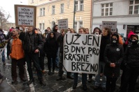 Protest iniciativy Bydlení pro všechny před budovou MPSV  (Foto: Jana Šustová)