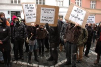 Protest iniciativy Bydlení pro všechny před budovou MPSV (Foto: Jana Šustová)