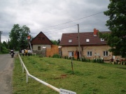 Dům ve Zdibech po žhářském útoku (Foto: Jana Huzilová)