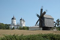 Kloster Celic-Dere mit einer Windmühle (Foto: Jana Šustová) 