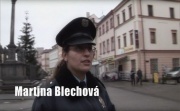 Policistka Martina Blechová ve filmu Díky, že se ptáte