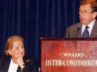 Madeleine Albrigth y Václav Havel en EE.UU., Foto: CTK