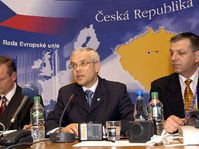 Cyril Svoboda, Vladimir Spidla and press secretary Slavomir Novotny, photo: CTK