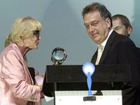 Eva Zaoralová y Stephen Frears, foto CTK