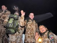 Tschechische Soldaten vor ihrem Abflug nach Afghanistan (Foto: ČTK)