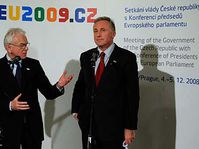 Hans-Gert Pöttering and Mirek Topolánek, photo: CTK