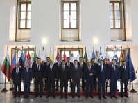 Prime ministers and government delegates of ‘Friends of Cohesion’, photo: ČTK/Ondřej Deml