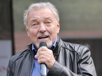 Karel Gott (Foto: David Sedlecký, Wikimedia Commons, CC BY-SA 4.0)