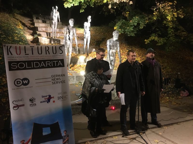 Акция "Возвращение имен" 29 октября 2019 г. в Праге, фото: Катерина Айзпурвит