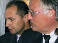 Velvyslanec ČR při EU Libor Sečka a komisař pro rozšíření EU Günter Verheugen, Foto: ČTK