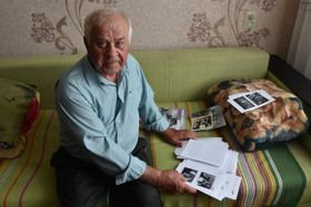 Vzpomínky pana Jirsáka dokumentují staré fotografie z rodinného archivu, foto: Tomáš Vlach, Český rozhlas