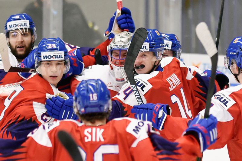 Eishockey-Junioren-WM: Tschechien Startet Mit Sieg Und Niederlage ...