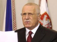 Ústředním tématem komentářů všech deníků je první novoroční projev prezidenta republiky Václava Klause, foto: ČTK