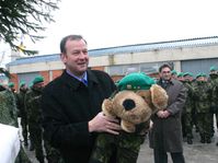 Ministro de Defensa, Miroslav Kostelka en Kosovo, foto: Jan Prochazka, MO CR - AVIS