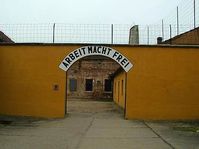 Eingangstor in KZ Theresienstadt
