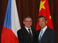 Lubomír Zaorálek y Wang I, foto: ČTK