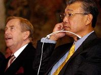 Vaclav Havel et Yohei Sasakawa, photo: CTK
