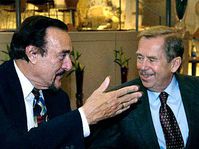 Philip Zimbardo et Vaclav Havel, photo: CTK