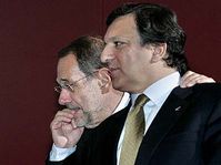 Vysoký představitel Evropské unie pro zahraniční a bezpečnostní politiku Javier Solana (vlevo) a předseda Evropské komise José Manuel Barroso, foto: ČTK