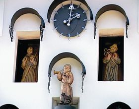 Astronomical clock in Kryštofovo údolí, photo: Jindřich Honzík / Public Domain