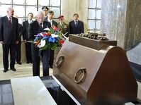 Prezident Václav Klaus při ceremoniálu na pražském Vítkově, foto: ČTK