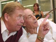 Vaclav Havel und Jan Triska (Foto: CTK)