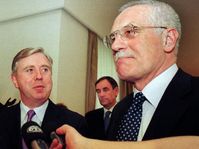 Pat Cox a Václav Klaus, foto CTK