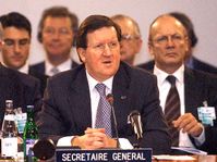 NATO-Generalsekretär George Robertson, Foto: CTK