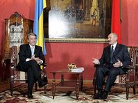 Viktor Yushchenko and Alexander Lukashenko (right), photo: CTK