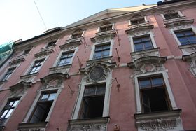 The Sixt-House