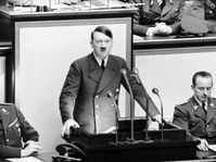 Adolf Hitler, photo: Bundesarchiv, Bild 101I-808-1238-05 / CC-BY-SA 3.0