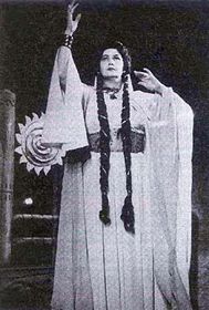 Opernsängerin Marie Podvalová als Libussa
