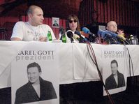 Künstlerinitiative 'Karel Gott - Präsident' (Foto: CTK)