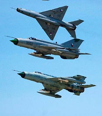 A final flight for the MiG-21s | Radio Prague International