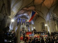 Les décorations remises par le président à l'occasion des célébrations de la fête nationale, le 28 octobre, ont de nouveau semé la controverse, photo: ČTK